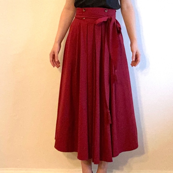 Full French High Waisted Red Skirt - Picture 3 of 3
